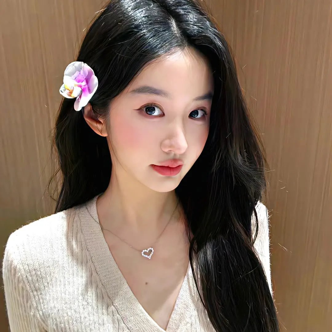 蒙娜丽莎与血月亮